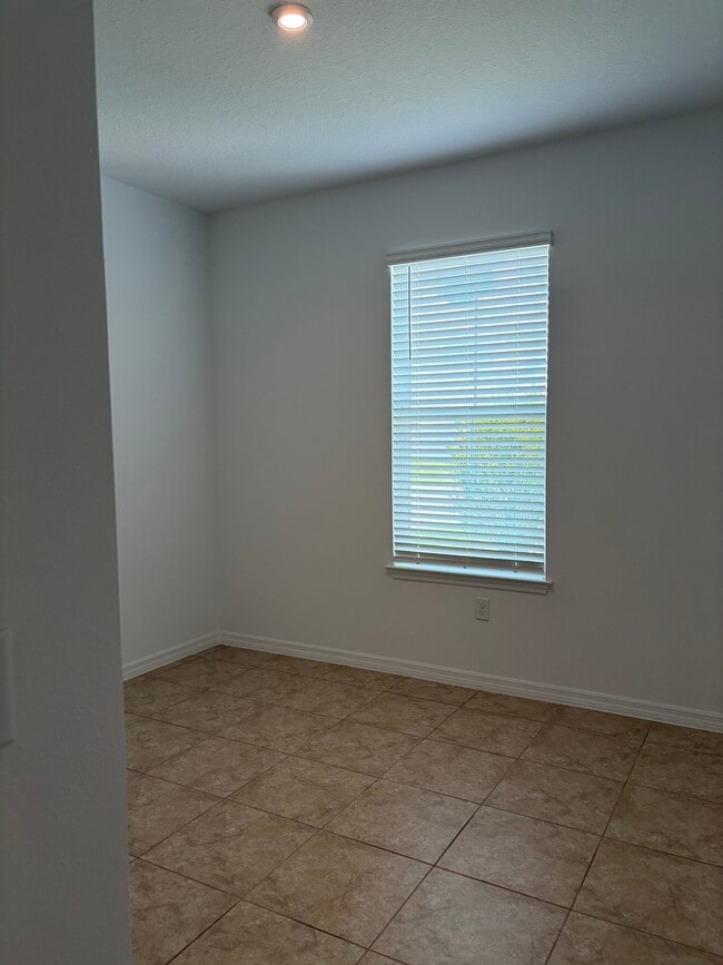 Photo - 5754 Southwest 71st Avenue