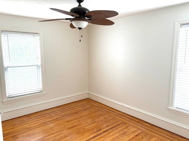 Photo - 105 Burncoat St Unit 3+ bedroom apartament