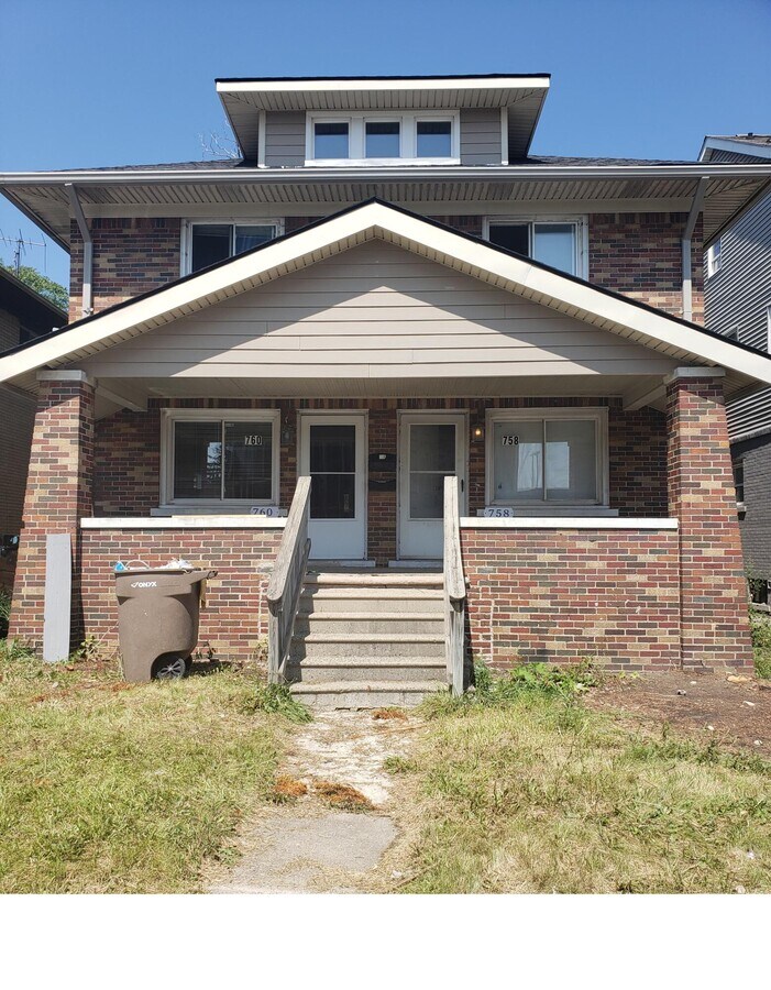Photo - 758 W Huron St Townhome