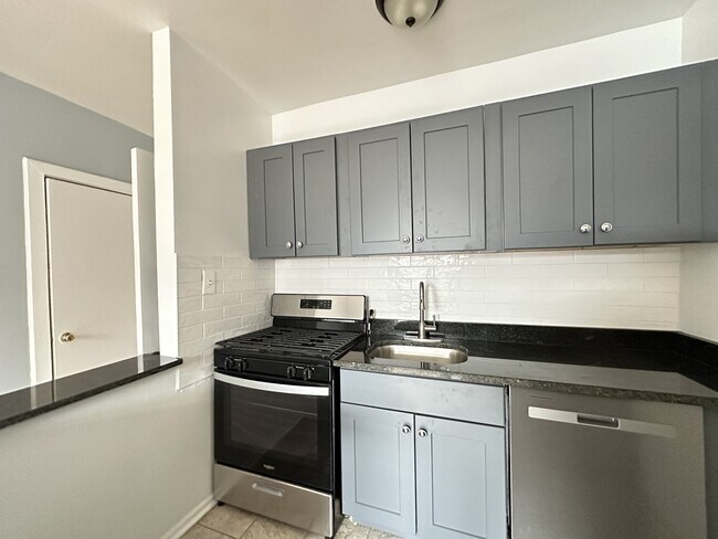 Photo - 5662 N Ridge Ave Unidad i2