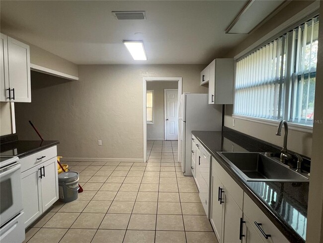 Photo - 1568 NE 10th St