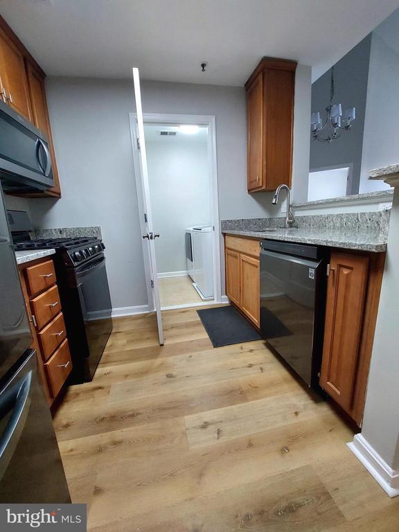 Photo - 21228 McFadden Square Unit 411