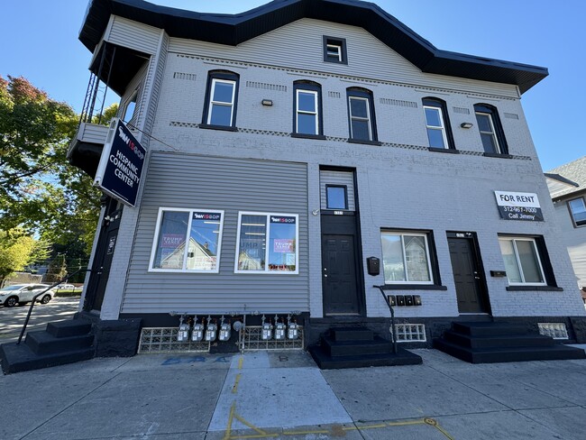 Building Photo - 1301 W Greenfield Ave Unit D Rental