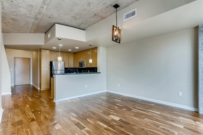 Building Photo - 360 Nueces St Unit 2607