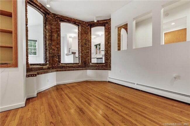 Photo - 239 Bradley St Unidad 1