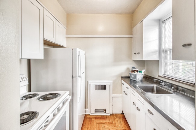 1 Bedroom Kitchen