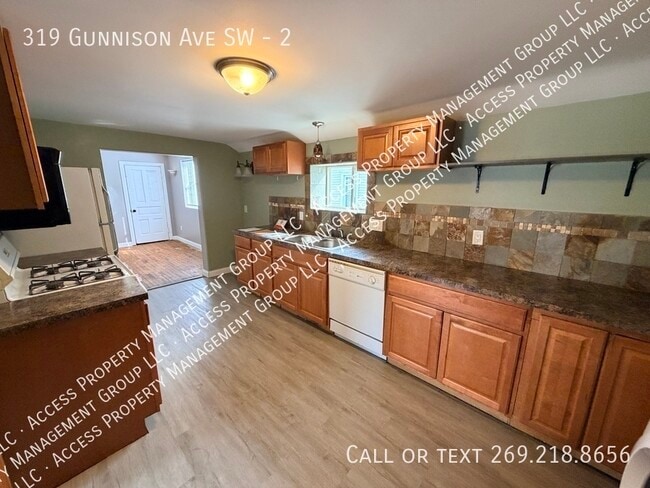 Photo - 319 Gunnison Ave SW Unit 2