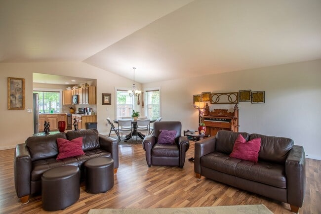 Photo - 1900 Teal Dr