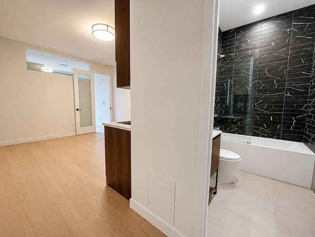 Photo - 368 Leonard St