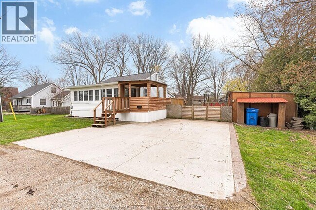 Photo - 1069 Cherry Ave