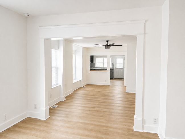 Photo - 741 Walnut St