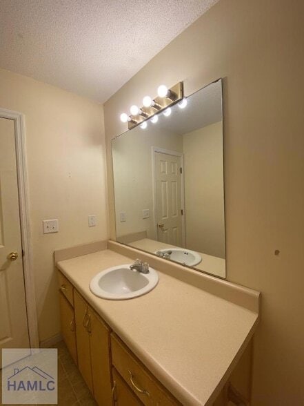 Photo - 132 Rolland St