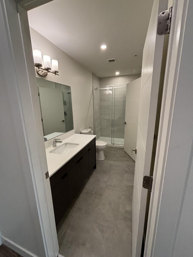 Photo - 5623-5623 Fenwick St Unit Aya203