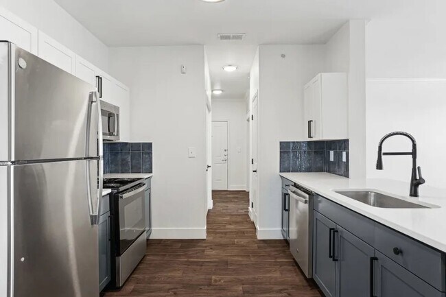 Photo - 7301 Oakmont Blvd Unidad 621