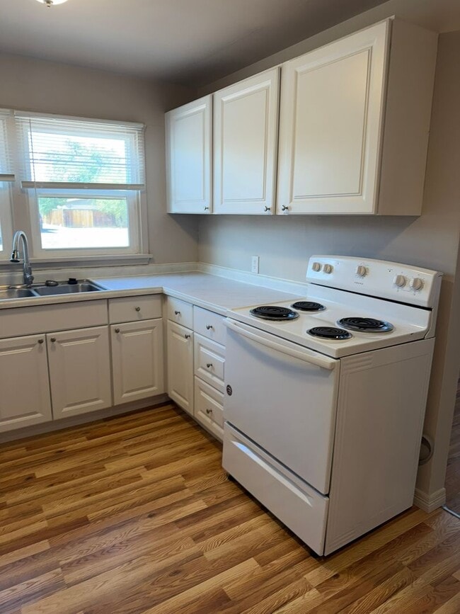 Photo - 1403 Bunting Ave