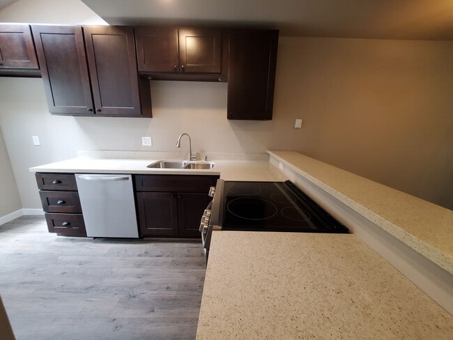 2 Bed Room 2 Bath 2 Car Garage - 2 Bed Room 2 Bath 2 Car Garage House