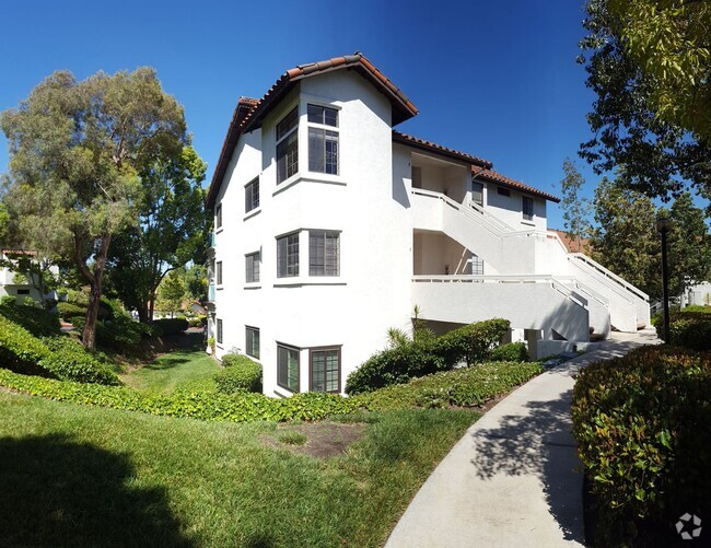 Building Photo - Charming 2nd Floor Condo in Rancho Bernard...