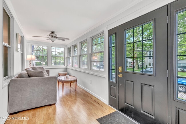 Photo - A370 E Main St