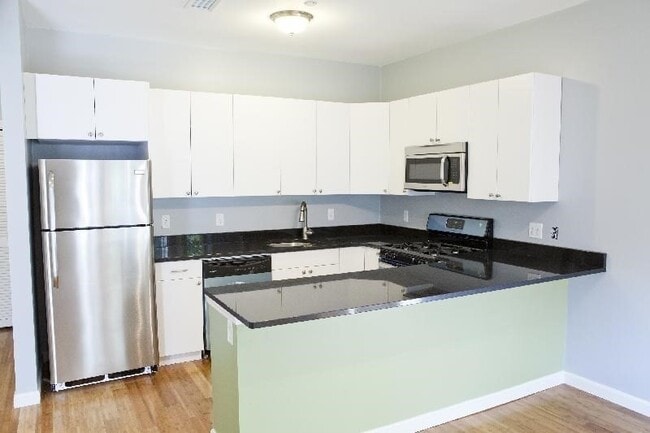 Building Photo - 35 Forbes St Unit 1