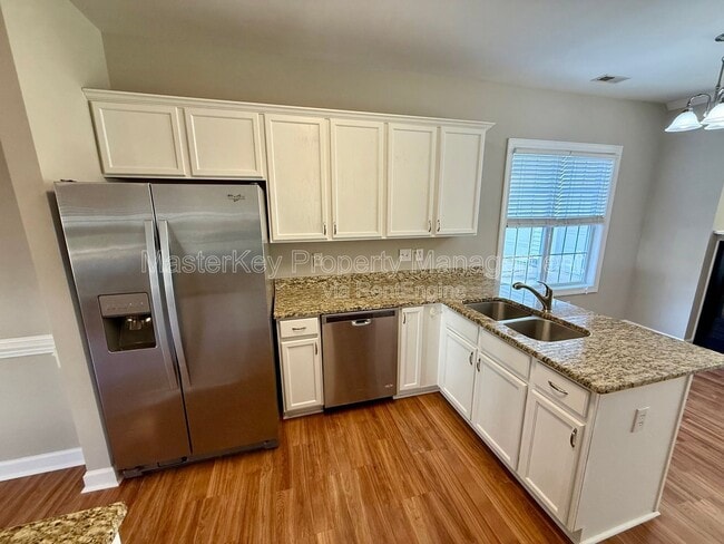 Photo - 2010 Silky Dogwood Trail