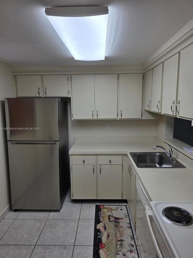 Building Photo - 8025 SW 107th Ave Unit 309 Rental