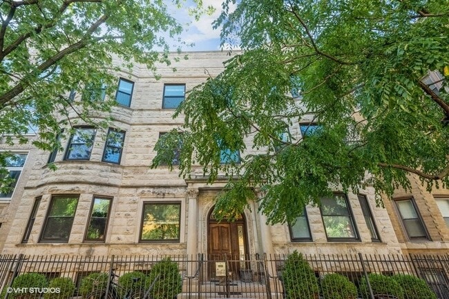 Building Photo - 4026 N Clarendon Ave Unit 3N Rental