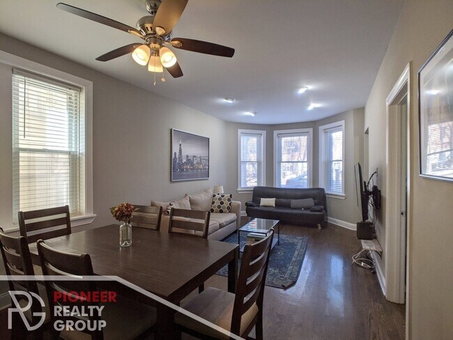 Photo - 1911 W Addison St Unit 1