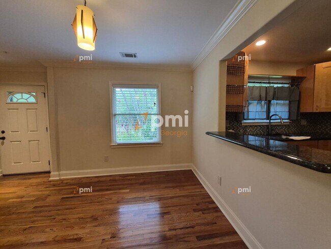 Photo - 2080 Hilburn Dr SE