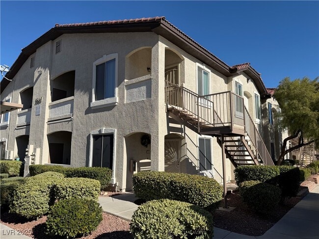 Building Photo - 3540 Cactus Shadow St Unit 201