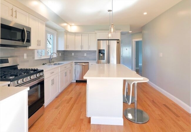 Photo - 28 2nd St