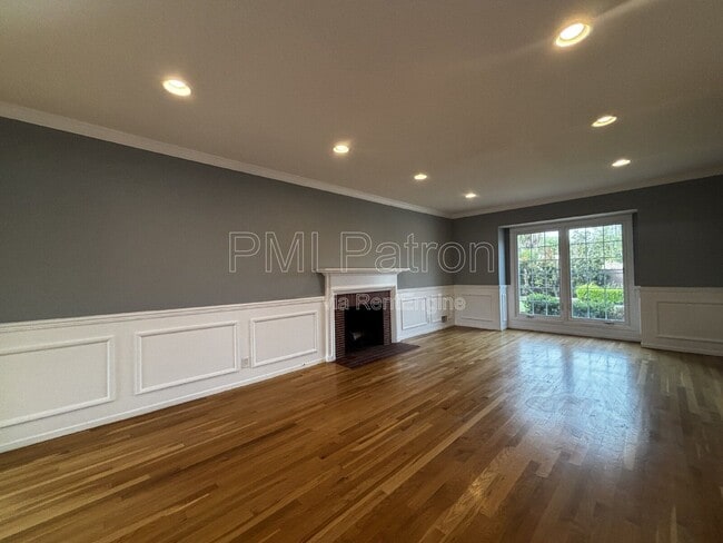 Photo - 5147 E Los Flores St