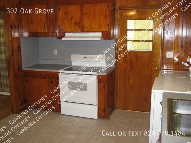 Photo - 307 Oak Grove Rd