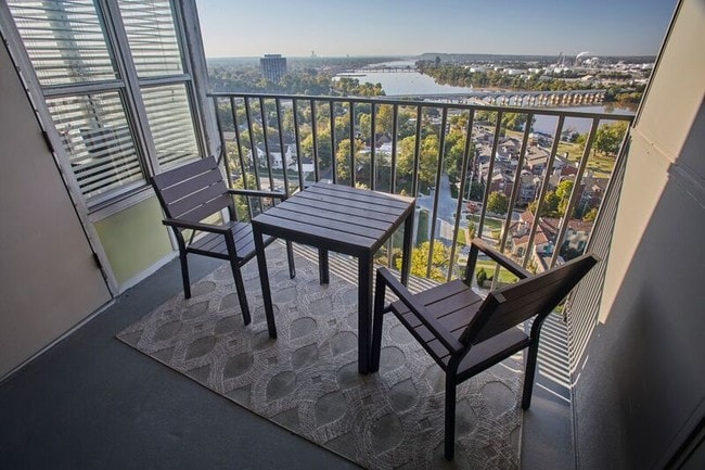 University Club Apartments