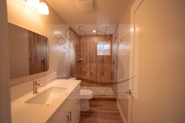 Photo - 1378 Yale Pl Unit B