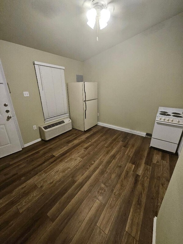 700 Buster Chatham Rd Unit 16