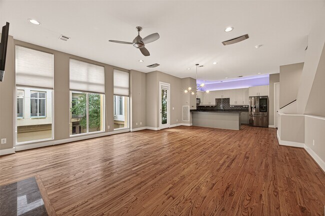 Photo - 1112 Columbus St Unit B