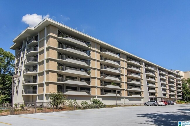Building Photo - 1120 Beacon Pkwy W Unit 408