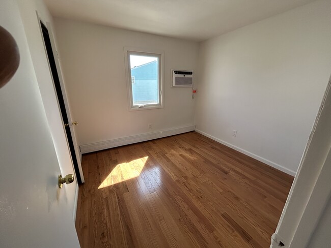 Photo - 405 Massapequa Ave