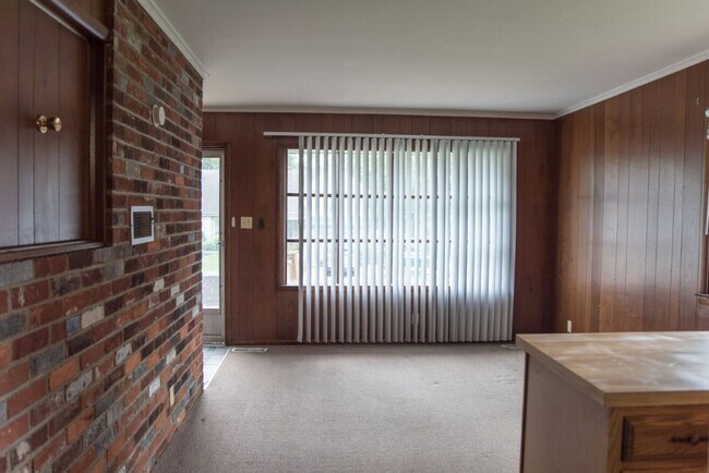 Photo - 824 W Wayne St Unit 824 W Wayne St