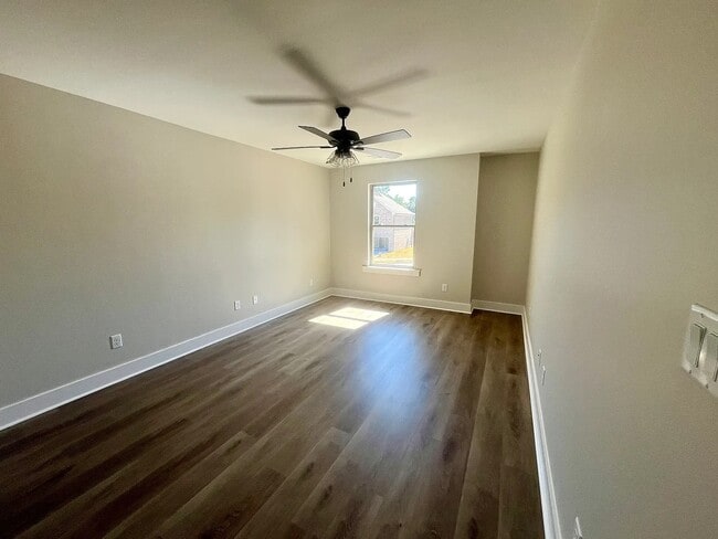 Photo - 4812 Old Oak Dr