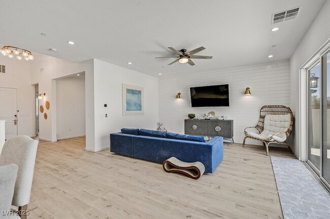 Photo - 10112 Pleasant Knoll Ave