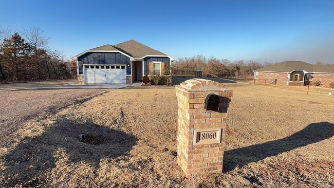 Building Photo - Country Living 3 Bedroom, 2 Bathroom Home on 1.57 Acre Lot!