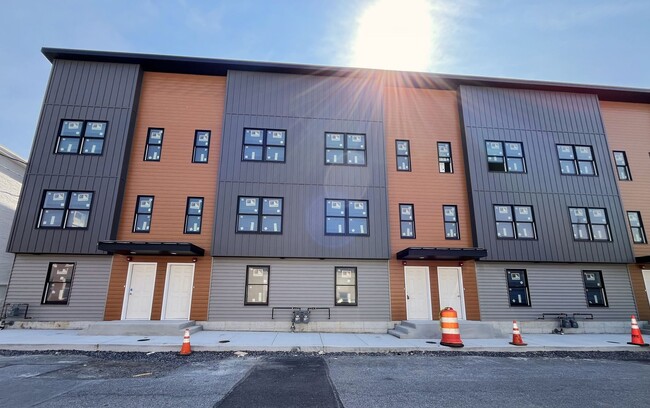 Building Photo - 13-23 Philadelphia Ave Unit 13 Philadelphia Ave