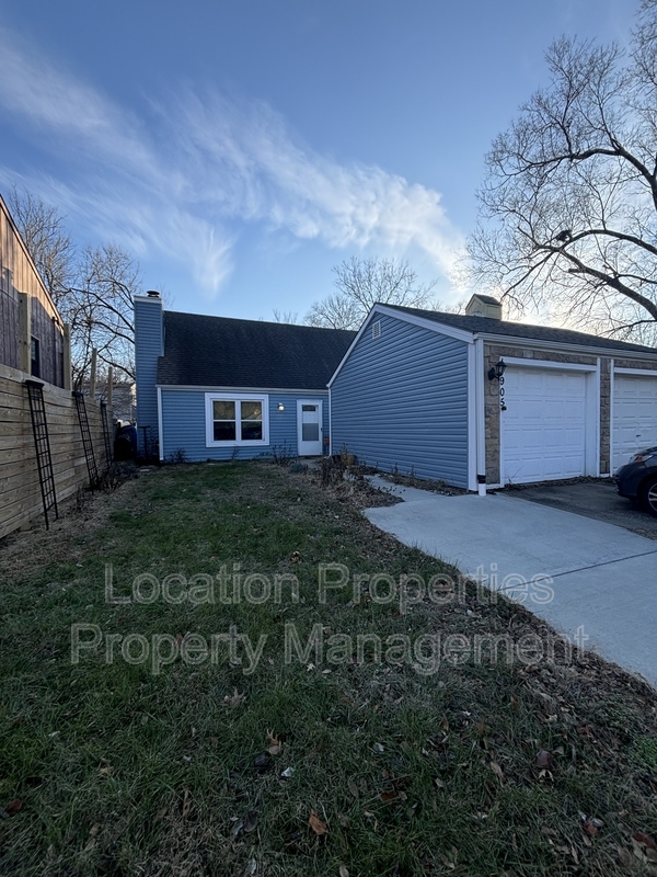 Photo - 1905 W 3rd St Townhome