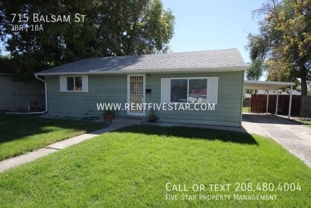 Photo - 715 Balsam St House
