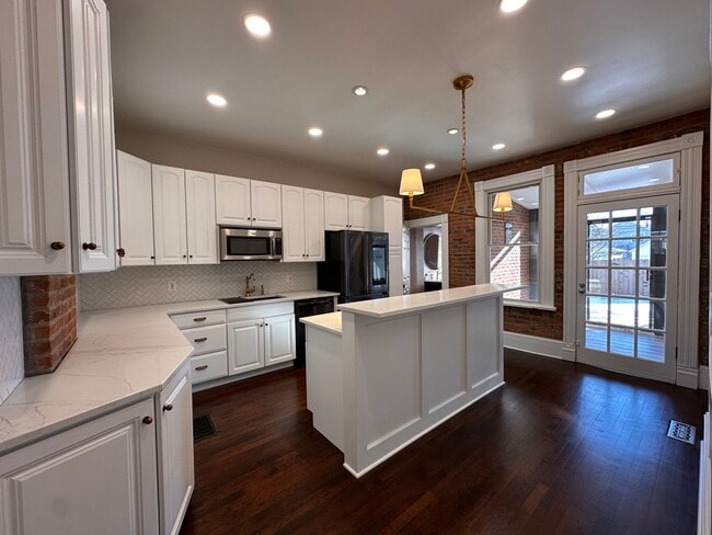 Photo - 67 E Mithoff St