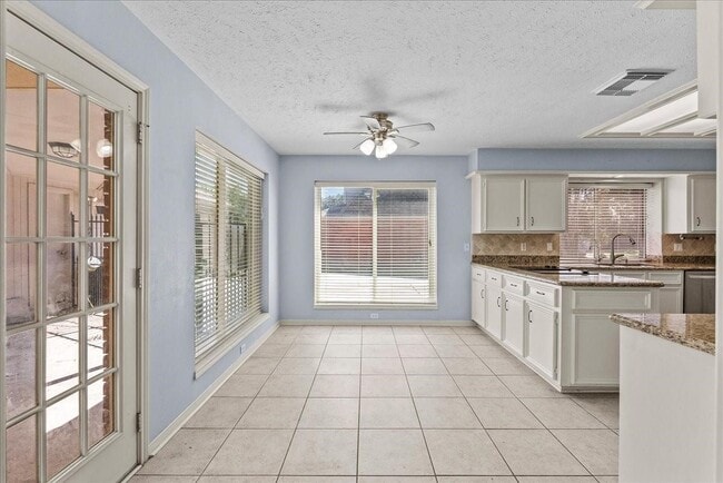 Photo - 2422 Fairwind Dr