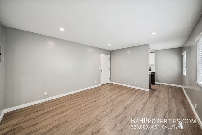 Photo - 252 S New Hampshire Ave Unidad 4