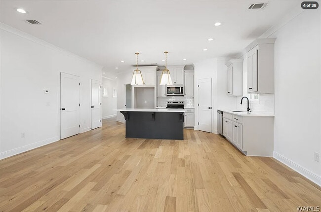 Photo - 934 21st Ave E