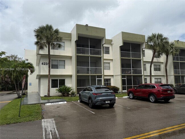 Photo - 4235 N University Dr Unit 107